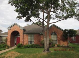 2105 Hampton Ct, Carrollton, TX 75006