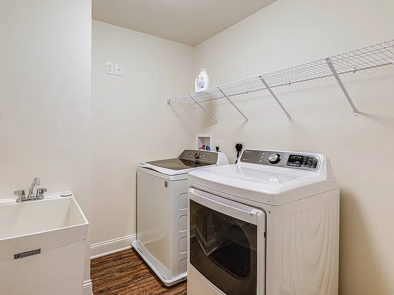 23252 E Gate Dr — Photo 3