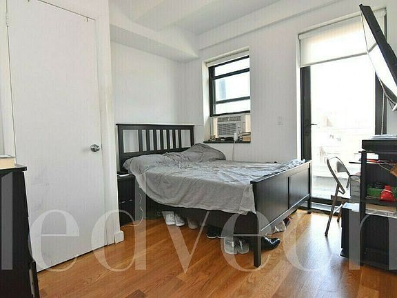 5th image of 85 Attorney St APT 6A