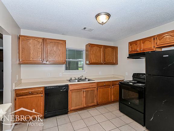 5th image of 1150 Parkrose Ave