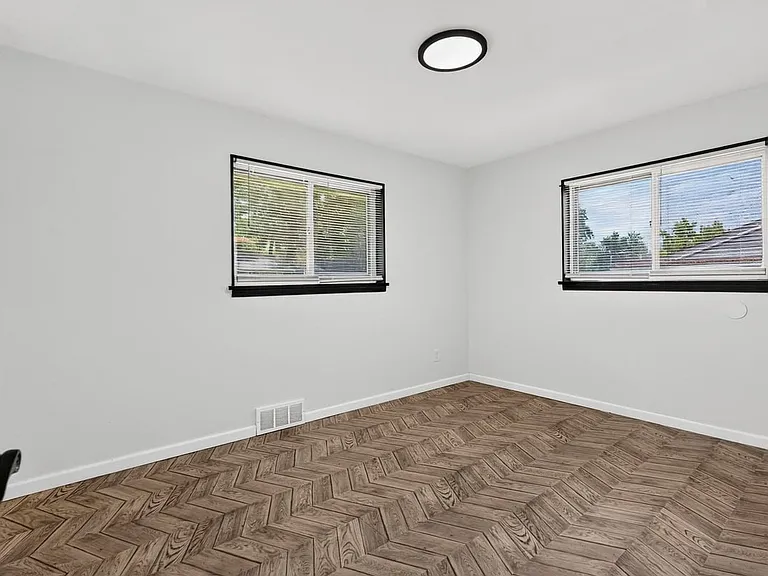 5544 Sapphire Ave — Photo 11