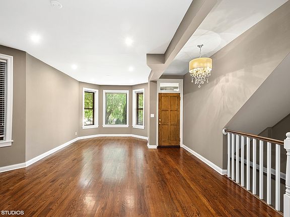 2nd image of 1429 N Artesian Ave #1