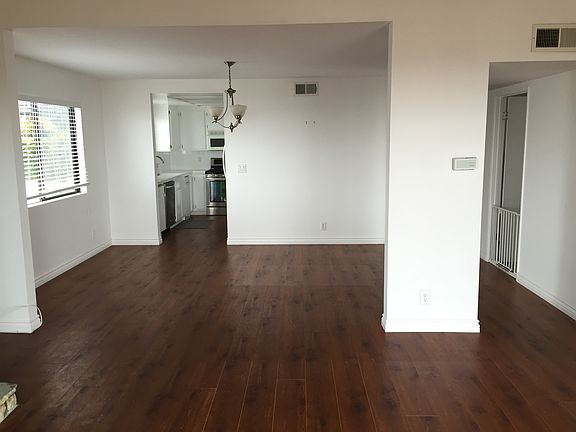 4th image of 2438 Myrtle Ave
