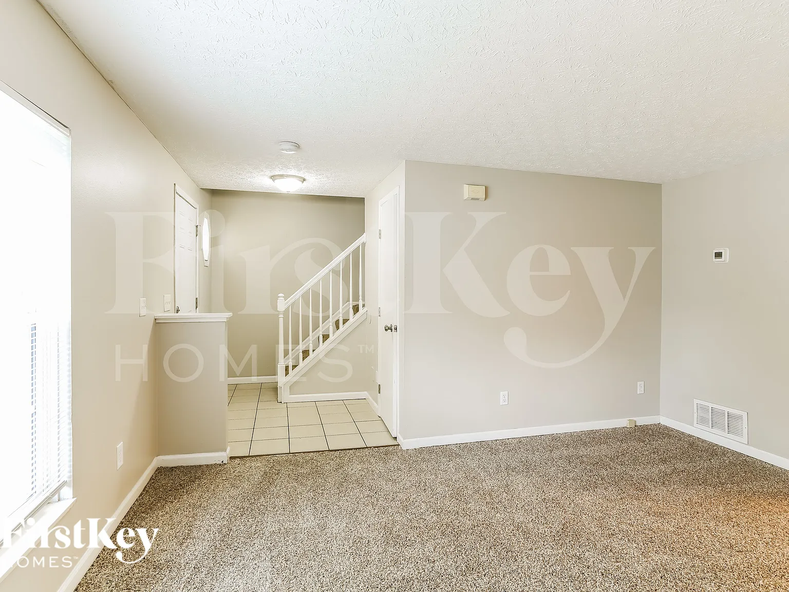 3 bed, 1.5 bath, 1310 sqft, $2,355 — Photo 4