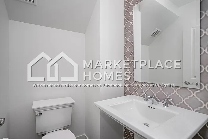 23942 SE 45th Pl — Photo 11