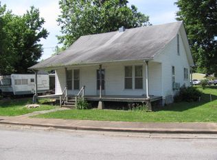 203 S Cedar St, Gleason, TN 38229