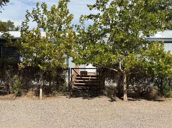 5 Martha Ln, Peralta, NM 87042