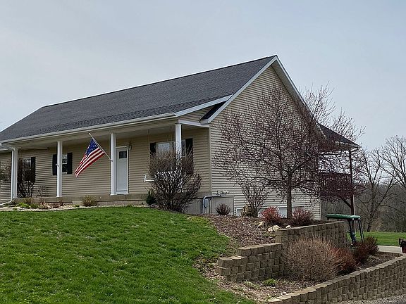 2nd image of 802 Acre St