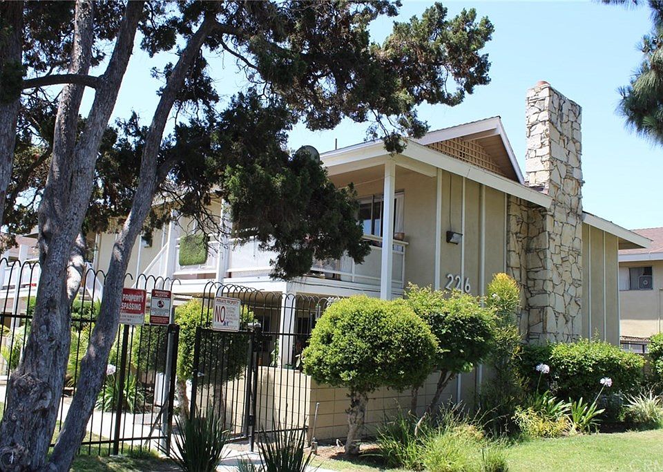 1st image of 212 E Clifton Ave