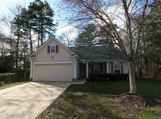 2913 Purple Finch Ct, Charlotte, NC 28269