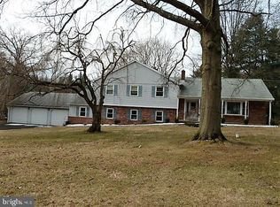 186 Chestnut Valley Dr, Doylestown, PA 18901