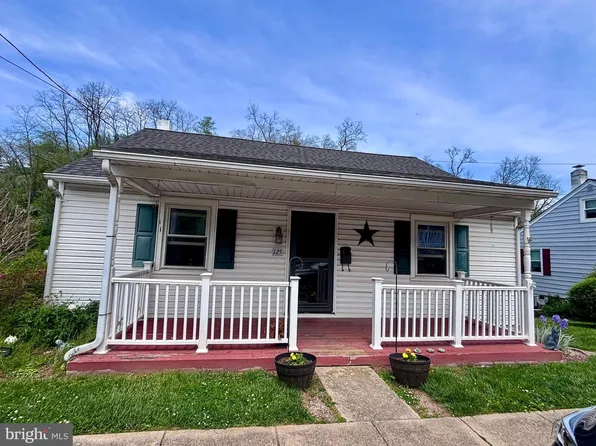 125 Manchester St, Glen Rock, PA 17327