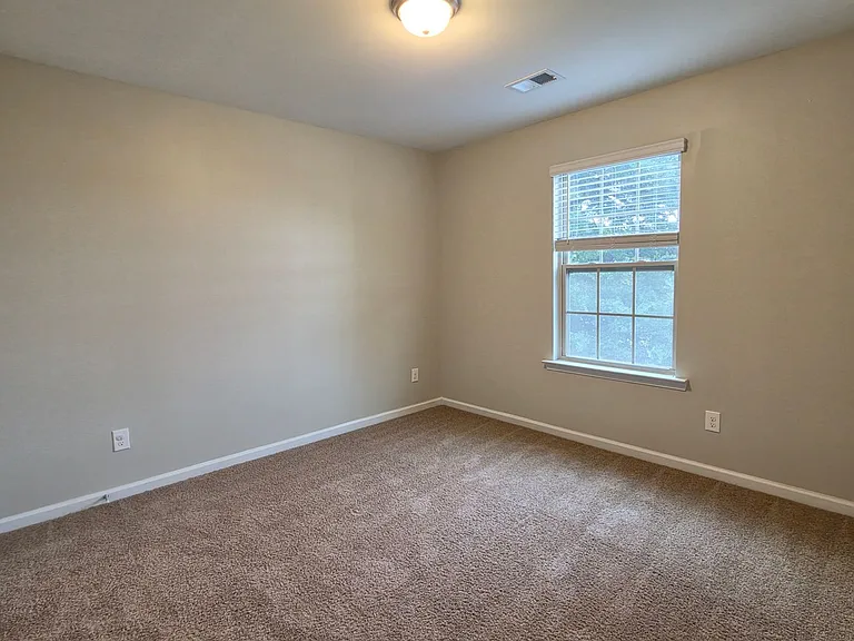 147 Niblick Dr — Photo 26