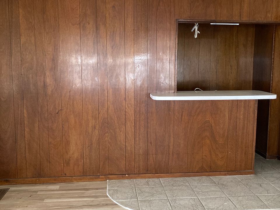 1st image of 1326 W 84th St