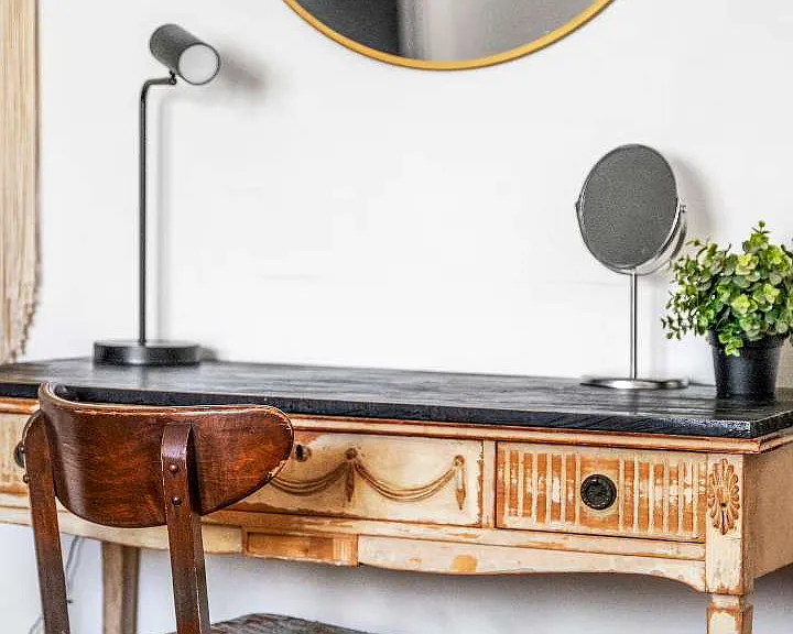 bedroom 2 - vanity work area