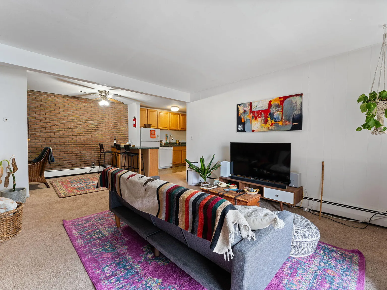 2 bed, 1.5 bath, 962 sqft, $1,200 — Photo 2