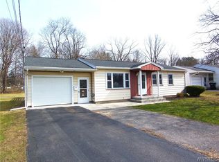 24 Tarrytown Dr, Rochester, NY 14624