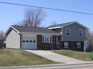 410 Candy Ln, Macomb, IL 61455