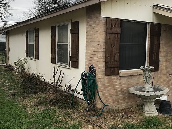 3rd image of 3515 N Crump St