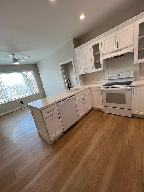 1st image of 62 Oakes Blvd #12