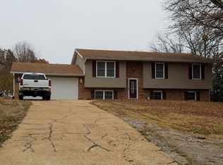 2081 Saline Rd, Fenton, MO 63026