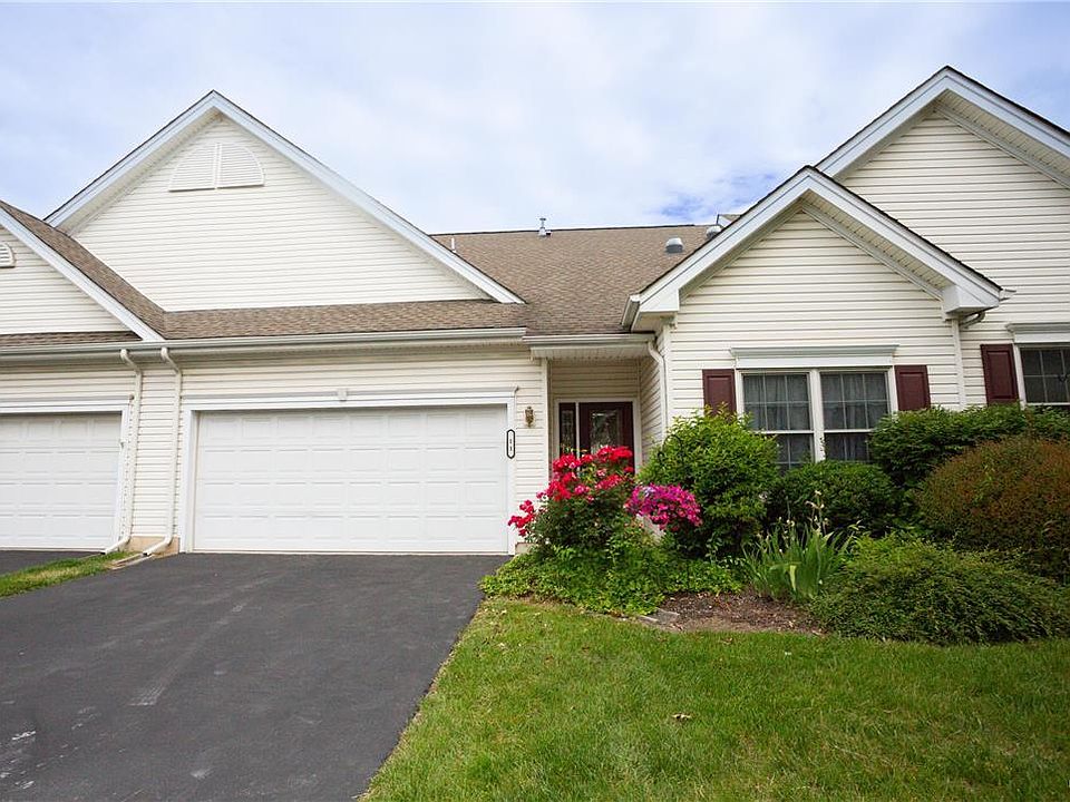 1st image of 11 Moor Dr