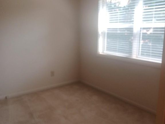 5th image of 4385 Lee Hwy #15
