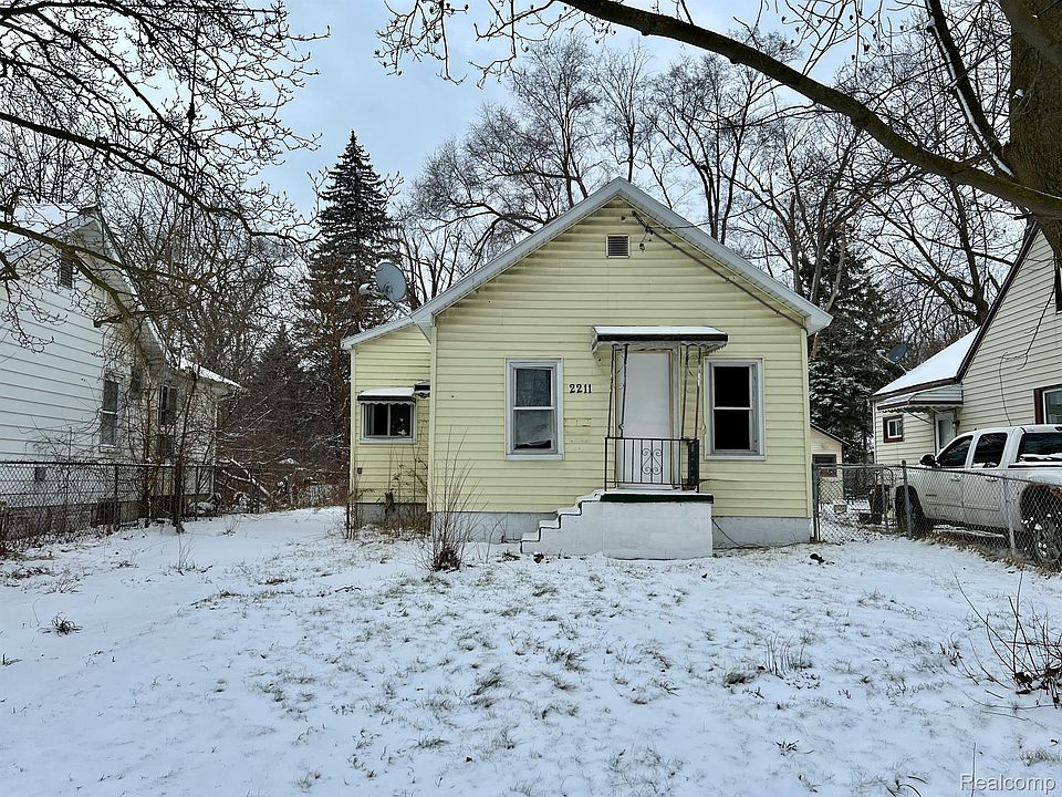 1st image of 2211 Torrance Ave