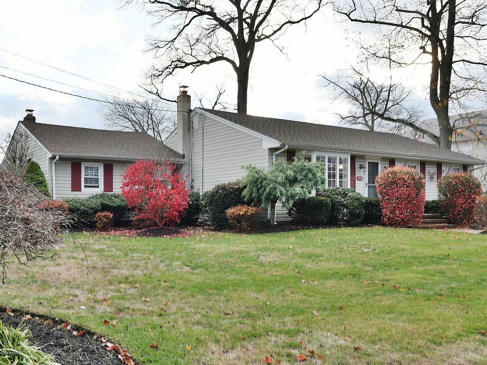 1st image of 718 Dow Ave
