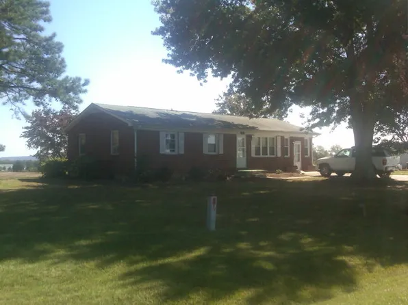 221 Marilla Ln, Chatham, VA 24531