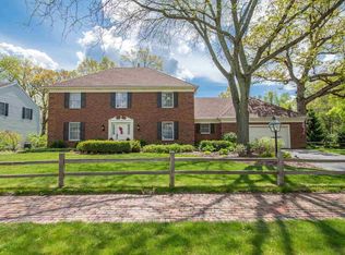 3316 W Gloucester Ct, Peoria, IL 61615