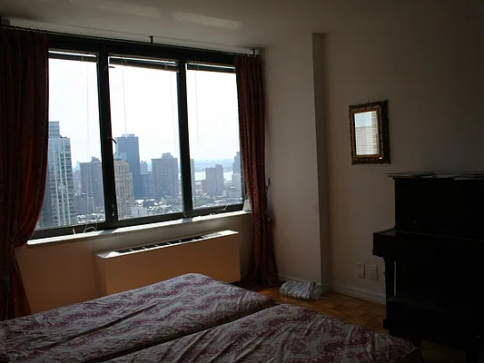 Rented by Sotheby's International Realty | media 48