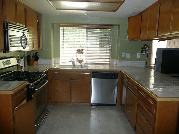 Spacious Kitchen