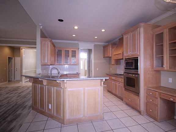 2nd image of 15804 Shadow Mountain Dr