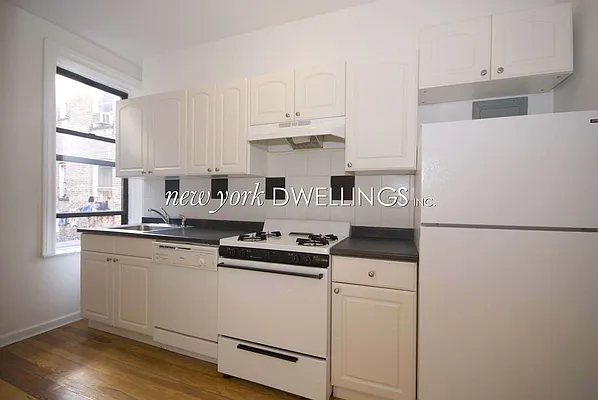 Rented by New York Dwellings LLC | media 11