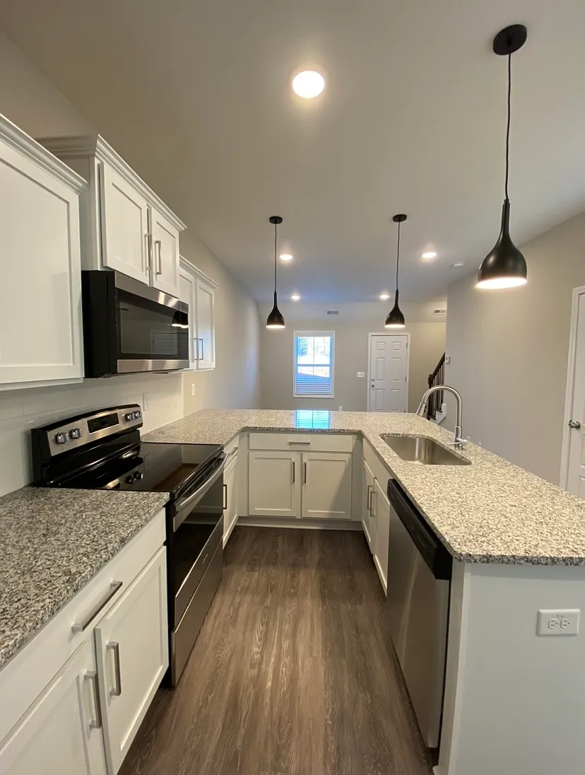1039 Glenkirk Drive - D — Photo 4