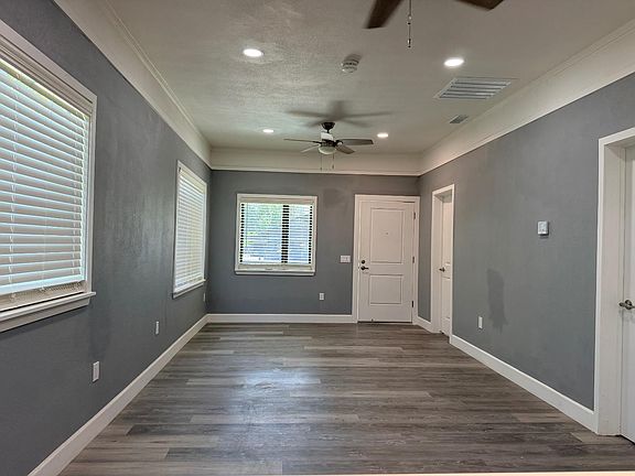 3rd image of 2427 E Tyler Ave