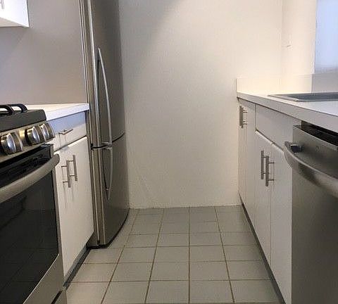 5th image of 400 E 71st St APT 10H
