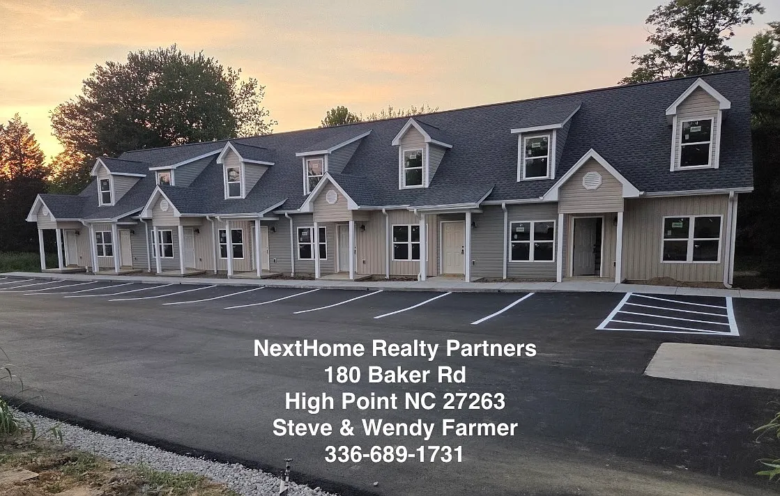3 bed, 2.5 bath, 1200 sqft, $2,000 — Photo 1