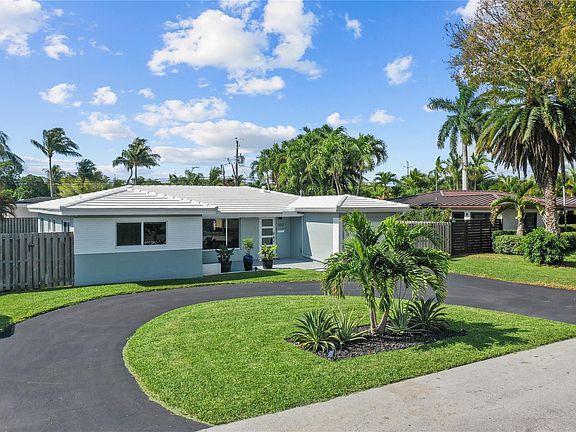 4th image of 1330 NE 47th Street