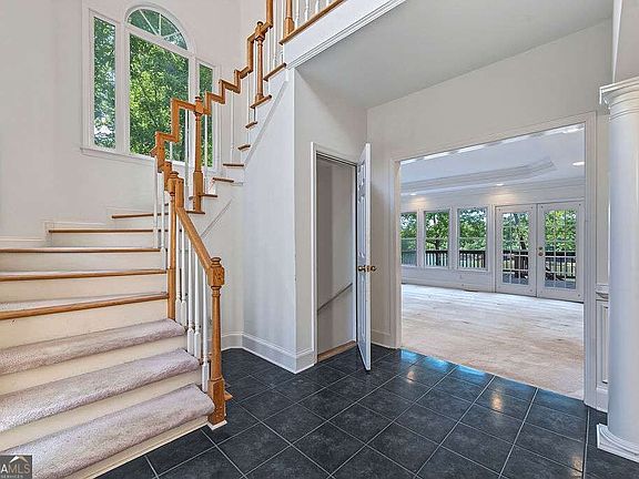 5th image of 105 Monroe Dr