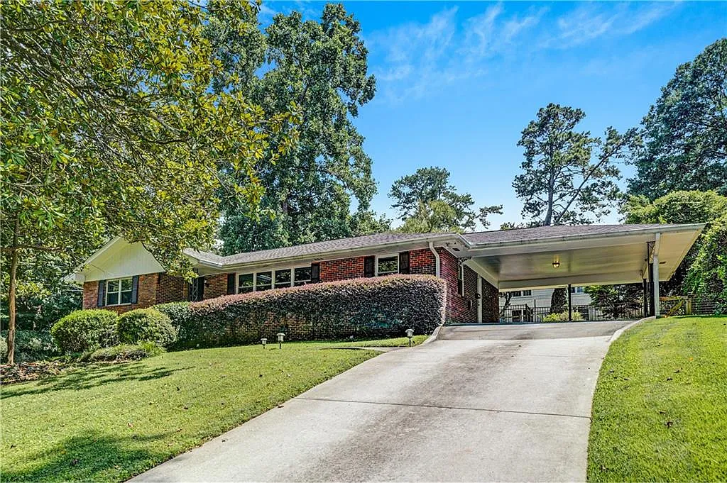 3 bed, 2.0 bath, 1886 sqft, $3,800 — Photo 1