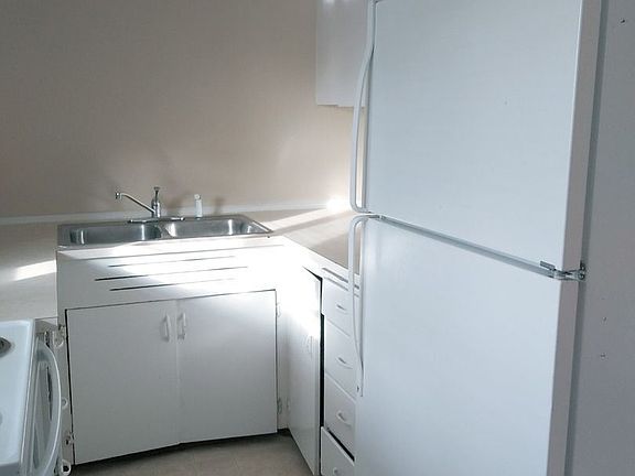 5th image of 504 Pacific Ave S APT 102