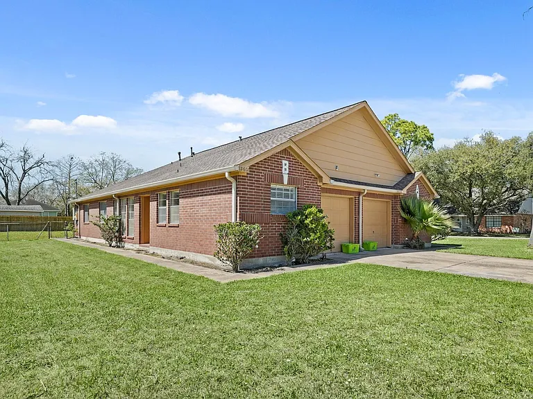 12602 Folkcrest Way #B — Photo 2