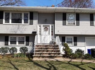 428 Leonhardt Dr, Saddle Brook, NJ 07663