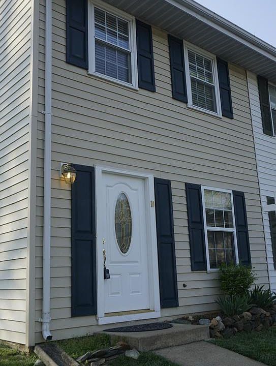 1st image of 10 Kingsbridge Ct
