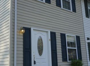 10 Kingsbridge Ct, Warrenton, VA 20186