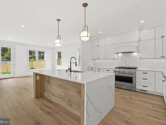 2nd image of 3512 Decatur Ave