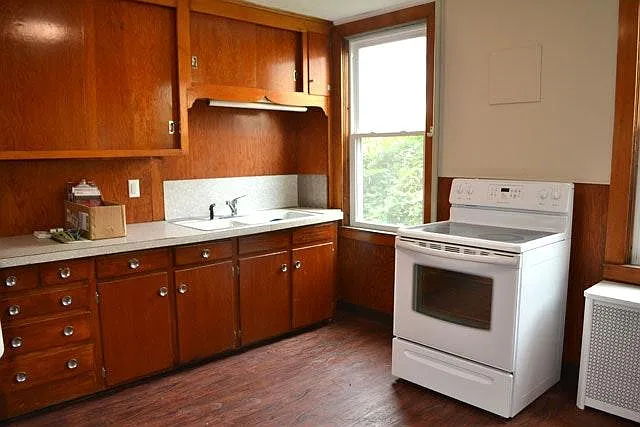 2 bed, $2,100 — Photo 2