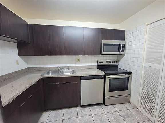 3rd image of 8060 Colony Cir N APT 201